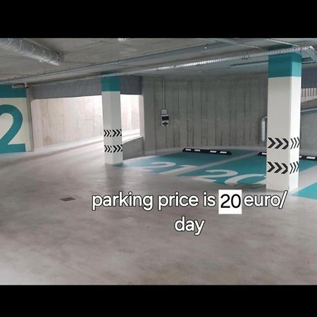 Happy Inn Classical Style, Self Check-In, Parking In The Underground Garage Аеропорт Вільнюс Екстер'єр фото