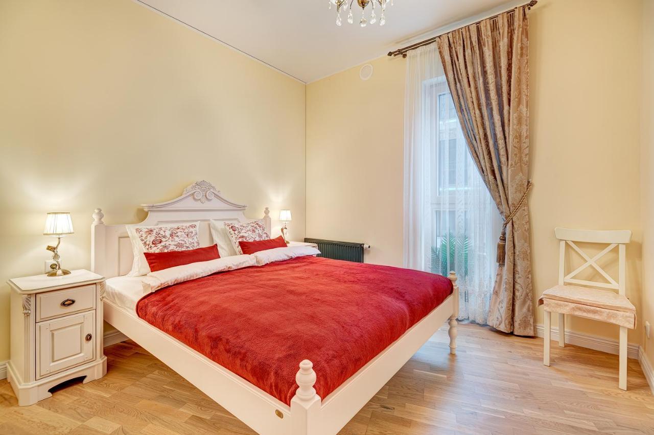 Happy Inn Classical Style, Self Check-In, Parking In The Underground Garage Аеропорт Вільнюс Екстер'єр фото