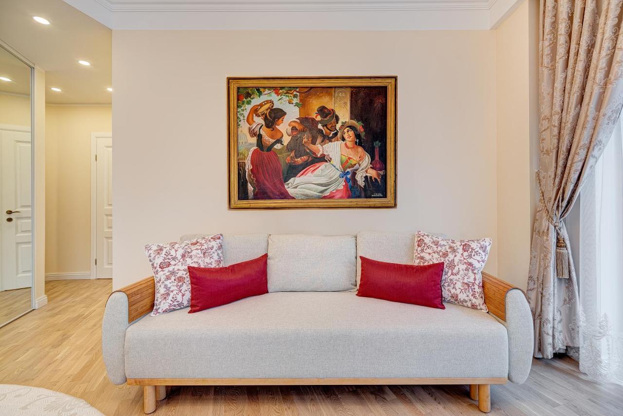 Happy Inn Classical Style, Self Check-In, Parking In The Underground Garage Аеропорт Вільнюс Екстер'єр фото