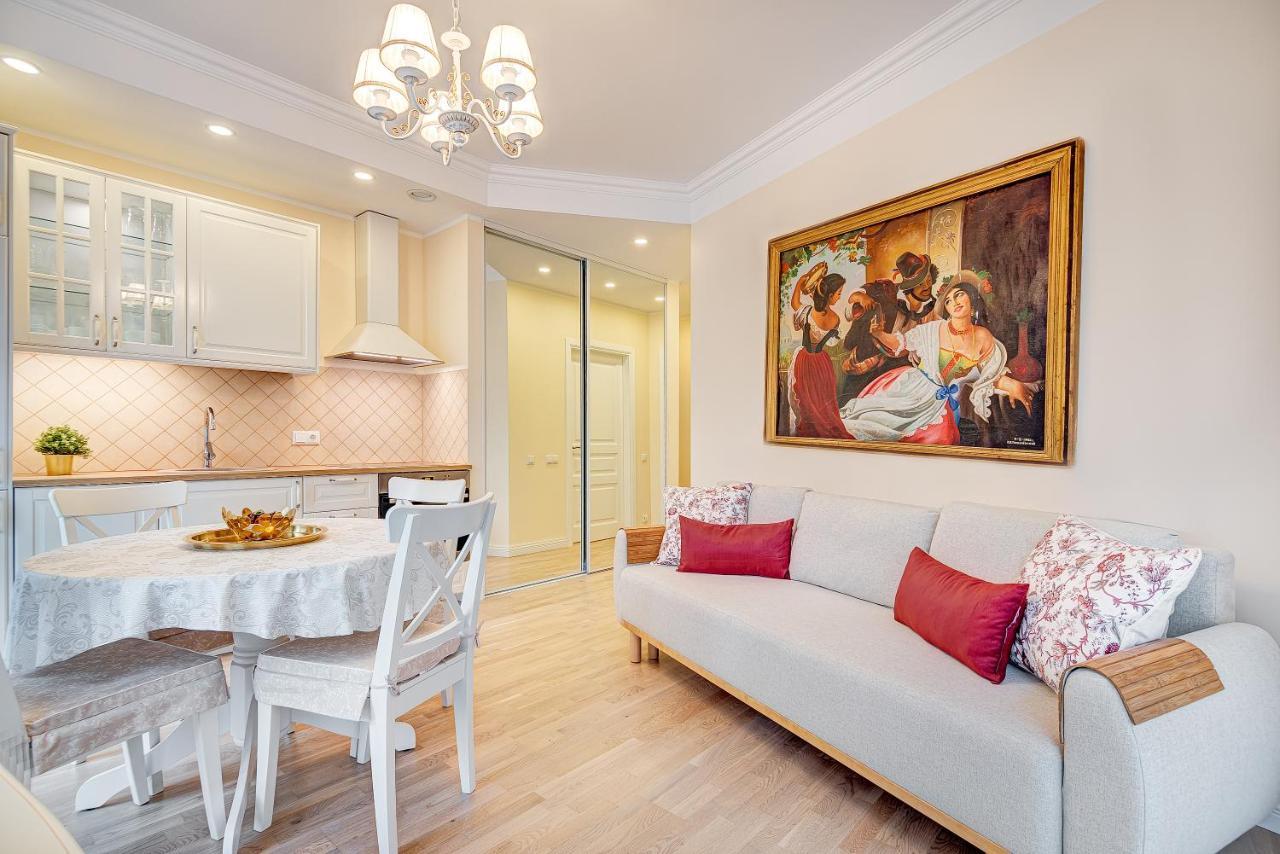 Happy Inn Classical Style, Self Check-In, Parking In The Underground Garage Аеропорт Вільнюс Екстер'єр фото