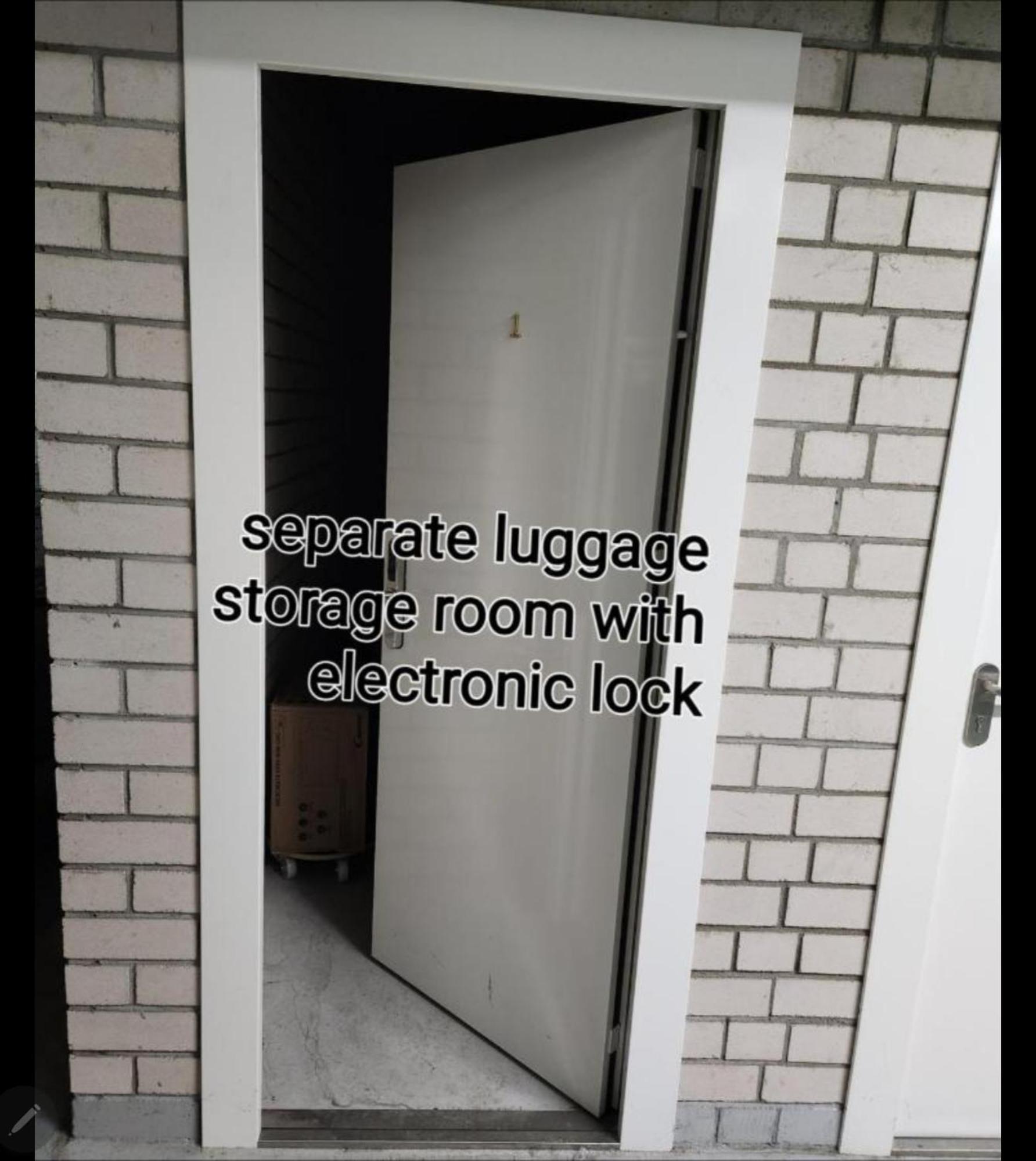 Happy Inn Classical Style, Self Check-In, Parking In The Underground Garage Аеропорт Вільнюс Екстер'єр фото